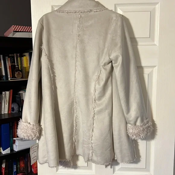 Pete & Greta shearling fur jacket / coat . Small - Picture 4 of 8